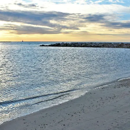 Quiet With Terrace Apartment *