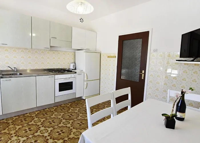 Quiet With Terrace Apartment