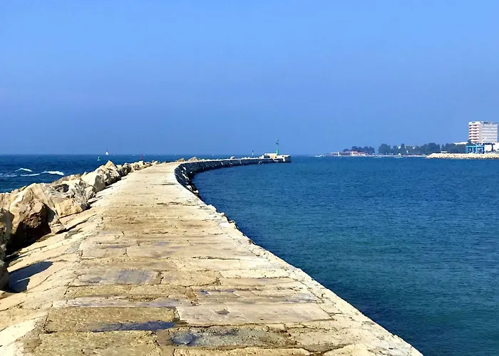 Quiet With Terrace *