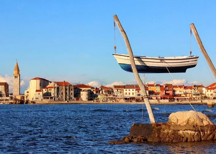 Quiet With Terrace Apartment Umag