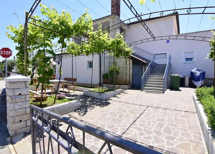 Quiet With Terrace *